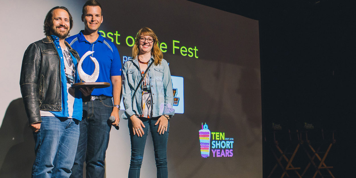 Lucas-&-Christina-accept-award-for-The-OceanMaker